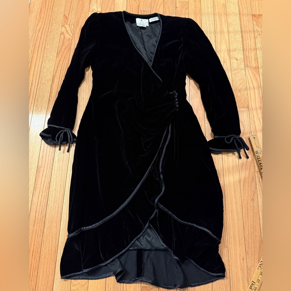 Flora Kung Black Velvet Wrap Dress Bow Detail Satin buttons
